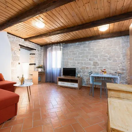 Perla Apartment *