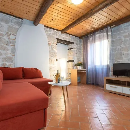 Perla 아파트 브르사르