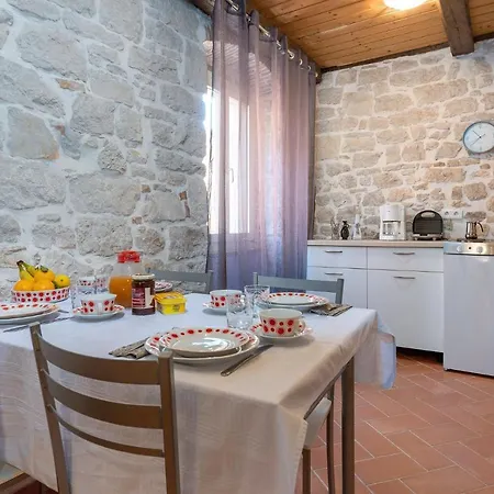 Apartment Perla *